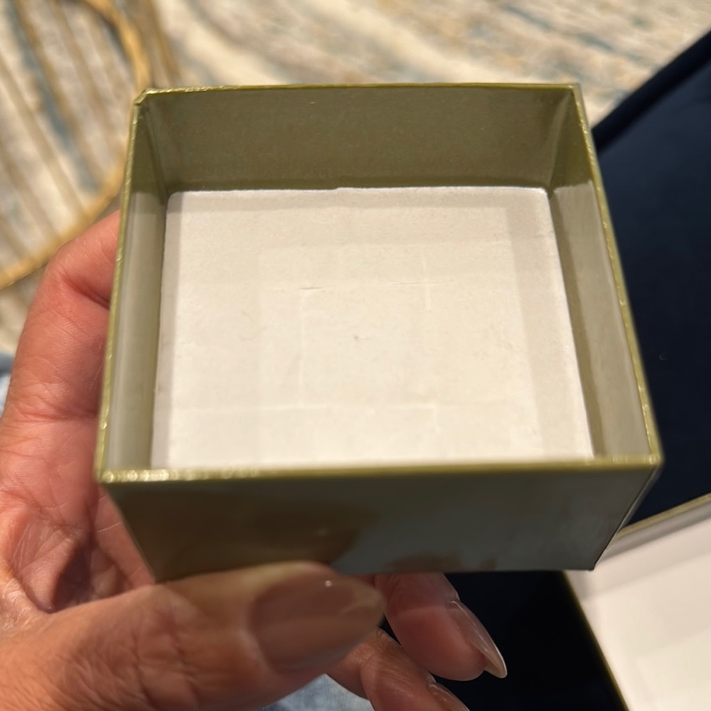 Van Clef Jewelry Box - Picture 2 of 4